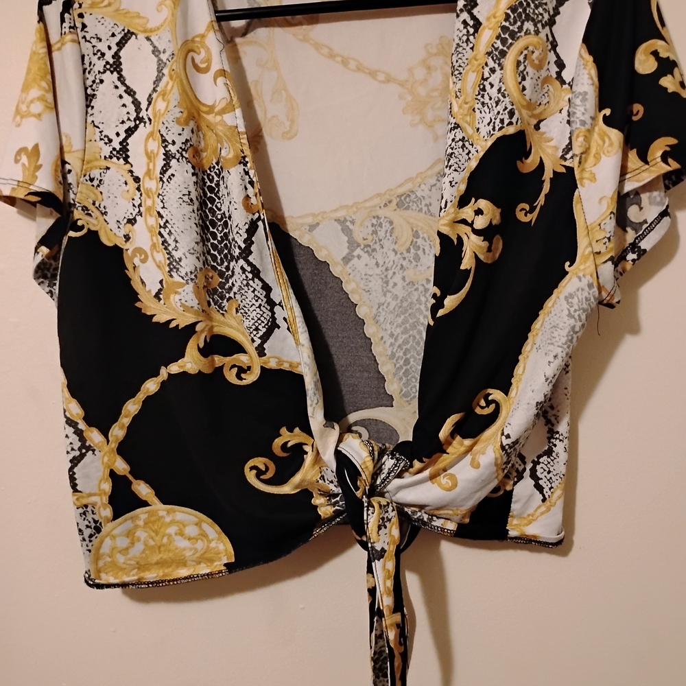 Chic Women's Black and Gold Tie-Frontcrop Top